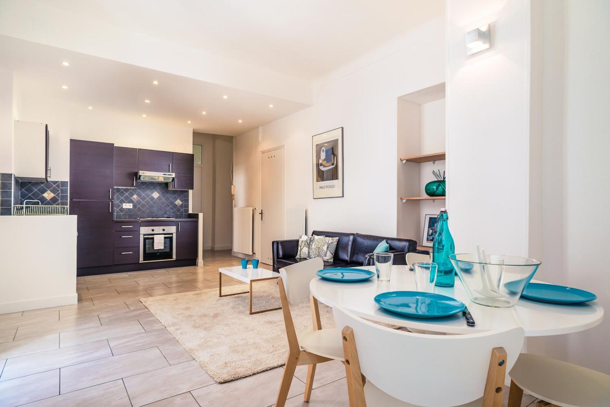 Modern 2-Bedroom City Center Apartment Nizza Exterior foto